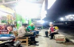 Upaya Bhabinkamtibmas Ikut Serta Dalam Giat Ronda Bersama Warga