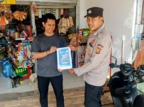 Melalui kegiatan Sambang, Anggota Polsek Batujaya Sambangi Masyarakat guna mensosialisasikan QR Code Div Propam Polri