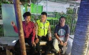 Bhabinkamtibmas Polsek Telagasari Gebcarkan Siskamling dan Pastikan Lingkungan Masyarakat Tetap Aman