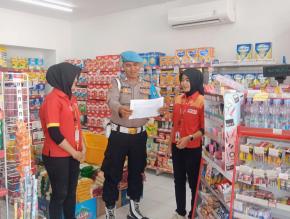 Dilaksanakan Polsek Tempuran, Giat Sosialisasi QR Barcode ke Masyarakat Pengaduan ke Divisi Propam Polri Bidpropam Polda Jabar.