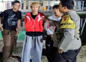 Upaya Anggota Polsek Banyusari Monitoring Sekaligus Pengamanan Supporter Viking Bandung