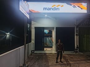 Polisi Batujaya Cegah GU Kamtibmas di Bank Mandiri Unit Batujaya pada malam hari