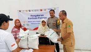 Bantuan Beras Tiga Bulan Disalurkan, 664 Keluarga di Sukaharja Terima Manfaat