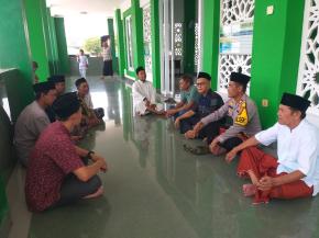 Kapolsek Batujaya Gelar Kegiatan Jumat Curhat bersama Tokoh Masyarakat, Tokoh Agama dan serta Jamaah Masjid Al-Hanafiah