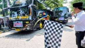 Langkah Suci dari Bekasi, Doa Keluarga Mengiringi Keberangkatan Jemaah Haji