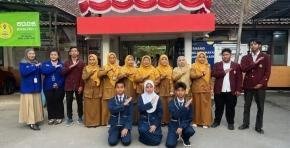Mahasiswa PLP UNSIKA Tinggalkan SMPN 1 Karawang Barat, Tinggalkan Kenangan dan Inspirasi