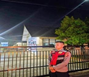 Cegah Aksi Pencurian Perkantoran,Personil Polsek Tegalwaru Patroli Malam Monitor SMP PGRI Loji