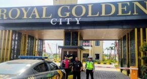 Personel Polsek Telukjambe Laksanakan Patroli Perintis, Hampiri Mitra Keamanan Security Perum Royal Golden City