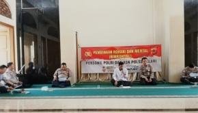 Polsek Klari Gelar Binrohtal, Perkuat Mental dan Integritas Personel