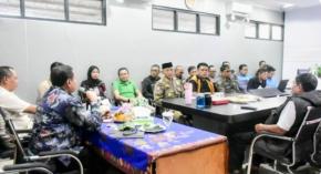 Kecamatan Memiliki Peran Strategis, ujung Tombak Pemerintahan Daerah dalam Memberikan pelayanan publik kepada masyarakat, Bupati Sumedang Tekankan Kerja dengan Hati