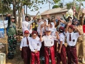 Tak Lagi Menempuh 2 Kilometer Demi Air Bersih, Sumur Bor TMMD Hadirkan Harapan bagi 60 KK dan Siswa SDN Cikole