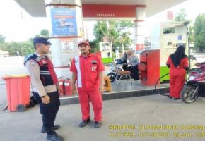 Kunjungi SPBU, Prekat Polsek Banyusari Berikan Rasa Aman