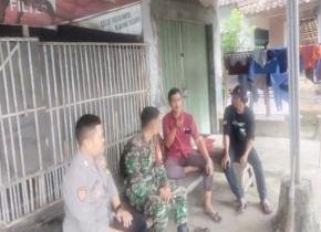 Upaya Anggota  Polsek Banyusari Hadir ditengah Masyarakat saat menjalankan Ibadah Puasa