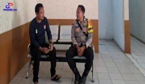 Bhabinkamtibmas Polsek Lemahabang Imbau Pemdes Karangtanjung Untuk Tetap Pertahankan Kamtibmas